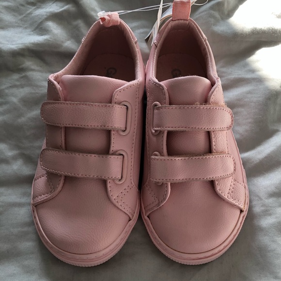 NWT GAP Girls Size 9 Sneaker - Picture 2 of 3